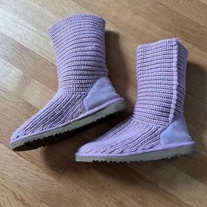 Size 4 uggs pink knit boots